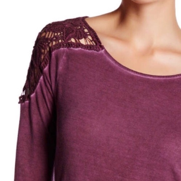 Dantelle Vintage Lace Yoke Tee - Picture 2 of 3